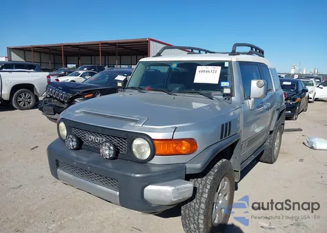 2007 Toyota Fj Cruiser z USA, uszkodzony, nr VIN JTEBU11F370024739